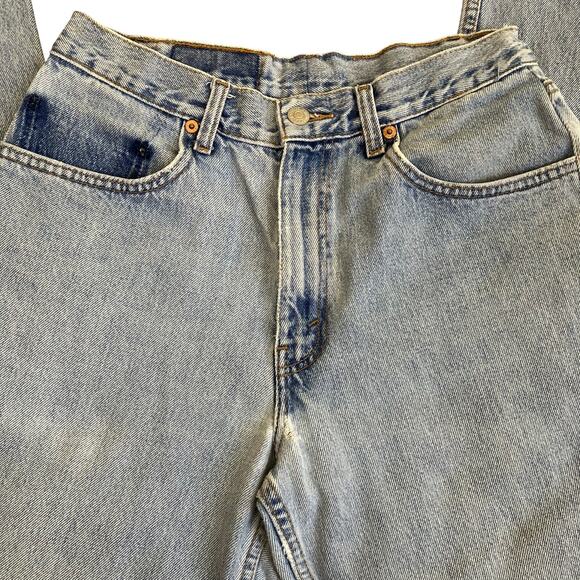 Lenny Upcycled Vintage Levi’s Jeans Light Wash Distressed Ripped Mom Jeans - Picture 9 of 16